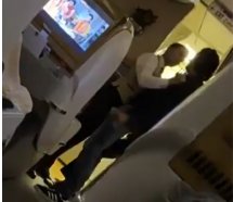 Emirates uçağında sarhoş yolcu kabin memuruna saldırdı